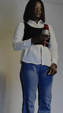 Nina Mosley 🚬🤎 Is that alright ? #lovejones #ninamosley 