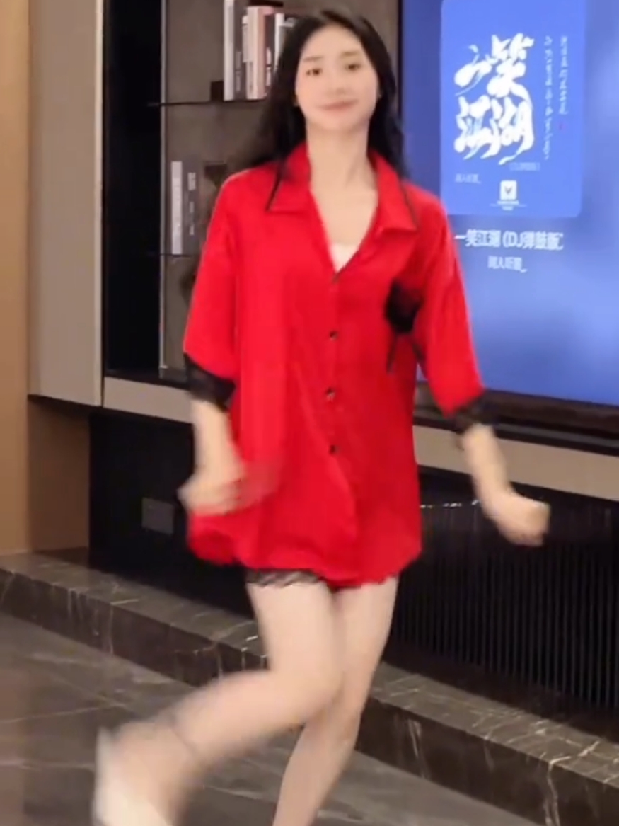 #pajama #womendress #nightgown #bajutidurwanita #localsellermalaysia #bajutidurmurah #bajutidorviral #nightdress #womenpajamas 