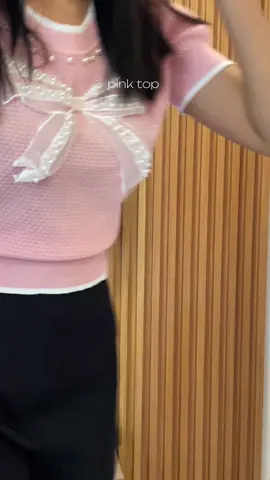 pink top 😫💕 #pink #outfitideas #coquetteaesthetic #outfitoftheday #outfitcheck 