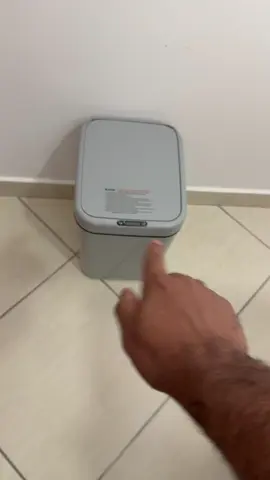 Lixeira inteligente com sensor automático em promoção no TikTok shop #lixeirainteligente #lixeiracozinha #lixeiracomsensor 