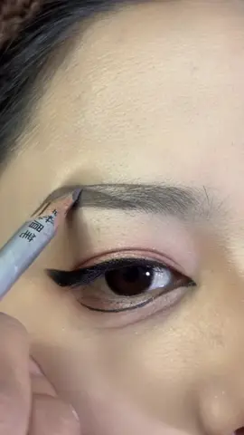 Fill in eyebrows #fyp #trending #tiktokshopblackfriday #eyebrows #makeup 