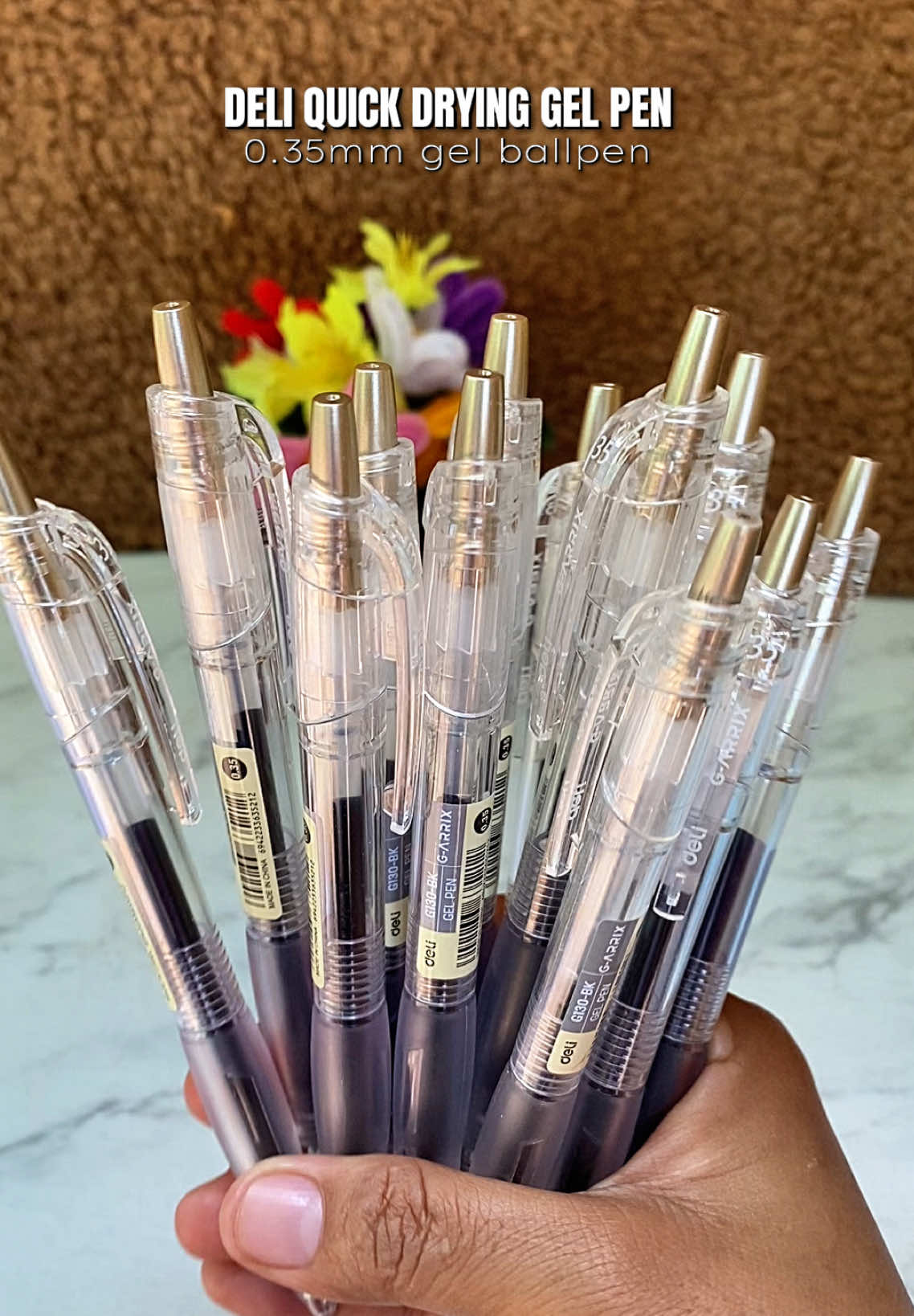 Ang dami na nito guys at ang ganda isulat quick drying na kaya di makalat#deli #deliballpen #gelpen #ballpen #signpen 