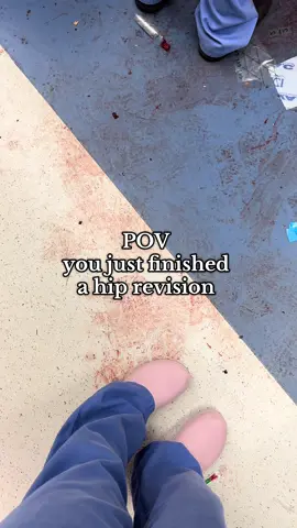 🫣  #operatingroomlife #scrubs #surgery #surgerytiktok #viral 