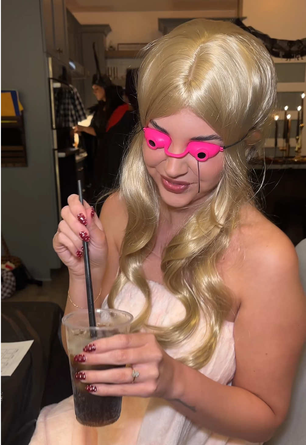 SAMMMMMM! MY SALMON 🐟 #cinderellastory #halloween #halloweencostume #diyhalloweencostume #fionacinderellastory 