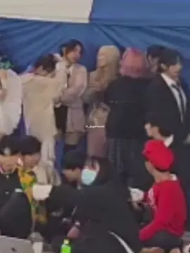 These two 😂😂 Suhwan: 🔫  Jiho: 🗡️ Cr;soundlife #soomile #suhwan #jiho #artbeat #busking 