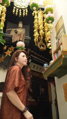 Phạm Nghiêm Trai ( Quận 1 )  Không chỉ là quán chay mà là nơi chữa lành bằng hương vị. Không gian đẹp thanh tịnh, từng góc nhỏ đều toát lên sự an nhiên. Nếu bạn đang mệt với phố thị ồn ào, hãy thử đến đây… Một bữa ăn ngon, một buổi bình yên – đủ để thấy hạnh phúc thật ra giản đơn lắm. 🪷 #phamnghiemtrai #QuanChaySaiGon #NgheThuatPhatGiao #anchay ##AnYen