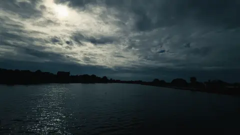 ជីវិតយើងតែងតែទទួលបានហើយក៏តែងតែ បាត់បង់ ទៅវិញជារឿងធម្មតាទេប៉ុន្តែត្រូវចាំថា បើយើងបាត់បង់របស់ដែលមិនល្អ ពីជីវិតមិនយូរនោះទេយើងច្បាស់ជា ទទួលបានរឿងថ្មីមួយដែលល្អជាងនេះ.#fyp #tiktok #stitch #Love ✌🏾🍃🫀