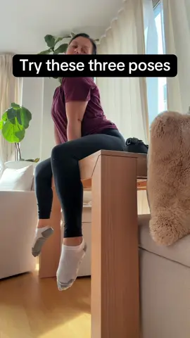 Easy at home selfies using the kitchen table #kitchen #poseathome #selfie #selfietips #kitchentable 