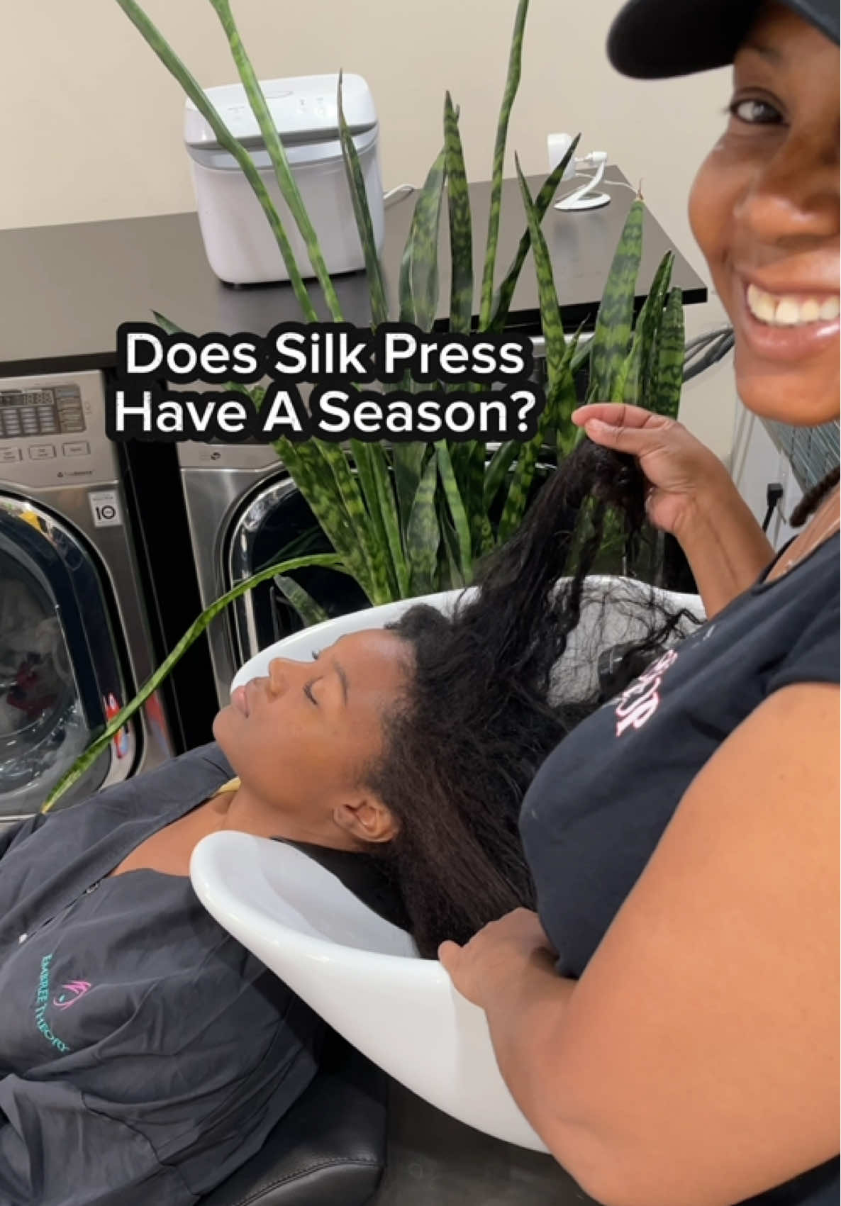 Does Silk Press have a season? Because right now it’s giving main character energy. 👀 #SilkPress #SilkPressTransformation #HealthyHair #LosAngelesHairstylist #HairTok