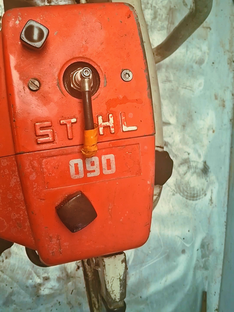 the myth the legend the 090 stihl this saw ran so we could walk #stihlchainsaw #stihltimbersports #stihlusa #badasstoys #chainsaw 