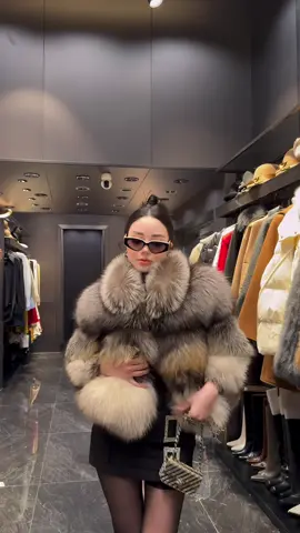 #fox V.I.P như chị Nga mặc e về đủ size nhé. Mời các ty lên đơn ạ💝💝💝 #xuhuong #aolongthuluxury #longthuvip #aolongcaocap 