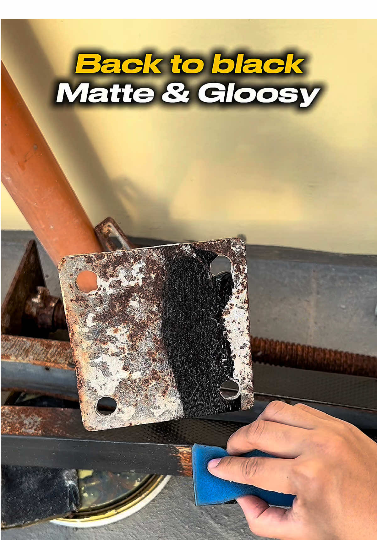 Grabeng pang restore to back to black talaga kahit kinakalawang na yung paggamitan mo nito 😍😎 Back to black  Motorcycle restorer  Gloosy and Matte restorer  Boss Back to black  Motorcycle Need this  #backtoblack #bossbacktoblack #restorer #motorcycletips #motorcycleparts 