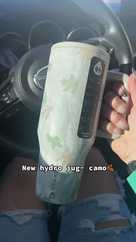 Grab it while it’s still in stock!! 🥰  #hydrojug #tiktokshop #camowaterbottle #tiktokshopdeal #hydrojugtraveler 