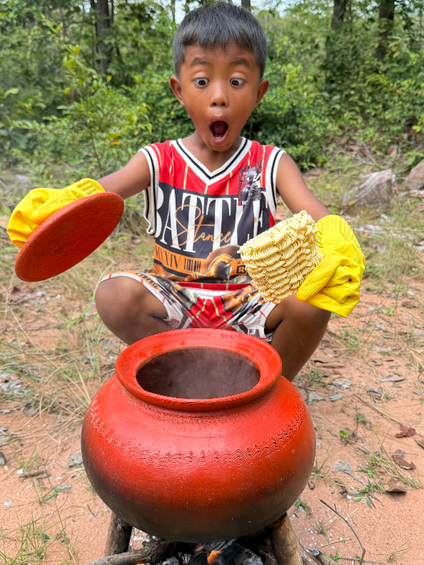 Survival Skills: SMART idea and USEFUL with single mom in Forest #bushcraft #camping #Outdoors 