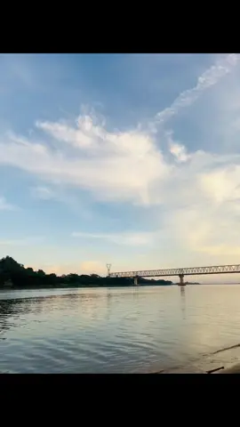 သေချောပေါက် သူ့မျက်ဝန်းမှာ မင်းပုံရိပ်တွေ ပြည့်နေတဲ့လူကိုပဲ ရှာယူပါ။ဒီလိုလူမျိုးကို ရွေးချယ်ပါ။မင်းမျက်နှာကိုပဲ အမြဲကြည့်နေတာမျိုး။ပိုကောင်းတဲ့လူထွက်လာရင်တောင် တွေဝေခြင်းမရှိ မင်းကိုပဲ ရွေးချယ်မှာ။ ဒါကို သစ္စာတရားလို့ ခေါ်တယ်။ သံသယစိတ်မဝင်အောင် သိချင်တာ အကုန်ပြောပြတယ်။ မမေးလည်း စိတ်ရှည်ရှည် ရှင်းပြတယ်။စိတ်ထဲ ဝမ်းနည်းသွားမှာစိုးလို့ အတတ်နိုင်ဆုံး ဂရုစိုက်ပေးတယ်။အထင်လွဲမှာစိုးလို့ ဆက်ဆံရေးတွေ အကုန် ဖြတ်တောက်ပြီး အကုန်ရှင်းလင်းထားတယ်။ ဒါကို တန်ဖိုးထားတယ်လို့ ခေါ်တယ်။ မကြိုက်မှန်းသိရင် နောက်နောင် မလုပ်မိအောင် နေတယ်။ အမှားလုပ်မိရင် တောင်းပန်စကား ပြောဖို့ ဝန်မလေးဘူး။ဒါကို ကိုယ့်အပေါ်ထားတဲ့အနေအထားလို့ခေါ်တယ်။ မတောင်းဆိုဘဲ လက်ဆောင်ပေးတာ၊ကောင်းတဲ့အစားအစာ ဝယ်ကျွေးတာ ဒါကိုတော့ စေတနာရှိခြင်းလို့ ခေါ်တယ်။ ဘယ်သူက လာကြောင်နေတယ်။ အီစီကလီ လာလုပ်နေတယ်။ ဘယ်သူက ဖုန်းနံပါတ်တောင်းတယ်၊ဆိုရှယ်အကောင့် တောင်းတယ်ကအစ ပြောပြတယ်။ဒါကို ရိုးသားခြင်းလို့ ခေါ်တယ်။ အားနည်းချက်ရှိလည်း မမူဘူး။ ဘယ်လိုအနေအထား ဖြစ်ပါစေ ချစ်တယ်။ဆိုးတဲ့အချိန်မှာ အကောင်းဆုံးဘေးမှာ ရပ်တည်ပေးတယ်။ မပြုံးနိုင်တဲ့နေ့ရက်မှာ ပြုံးလာအောင် လုပ်ပေးတယ်။ဒါကို ချစ်ခြင်းမေတ္တာလို့ ခေါ်တယ်။ ဒါကြောင့် ကောင်းတဲ့လူကိုသာ ချစ်ပါ။မကောင်းတဲ့လူများစွာထဲက မဖြစ်မနေ ရွေးပါဆိုရင် မရွေးဘဲ တစ်ကိုယ်တည်း နေတာက ပိုတောင် ကောင်းဦးမယ်။ချစ်ပြီဆို ကောင်းတဲ့လူကိုသာ ချစ်ပါ။ ကိုယ်တိုင်ရော ကောင်းတဲ့လူဖြစ်အောင်၊ကိုယ့်ကို ချစ်တတ်အောင် အရင်ကြိုးစားရမယ်နော်။ မင်းဟာ ကောင်းတဲ့အရာများသာ ထိုက်တန်သူပါ။ crd #fyp #fypviralシ #crdစာသား #feelings #foryoupage❤️❤️ 