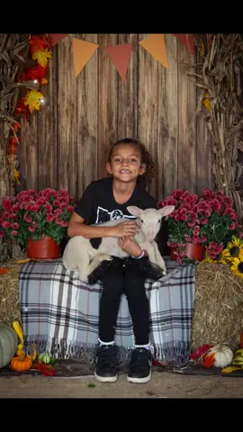 Fall Trunk or Treat photos…LOVE THESE..🖤🧡🎃🥹#minime #HalloweenTime #childhoodmemories 