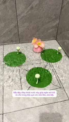 Nắp đậy cống thoát nước ngăn mùi hôi và côn trùng từ cống bốc lên, thiết kế bám khít, rất tiện lợi #napdaycong #napdaycongnganmui #napdaycongthoatnuoc 