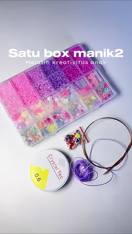 Satu set box manik-manik melatih kreativitas anak supaya tidak main gadget terus nihh mom, dapet nya sebanyak ini lohh, bisa dipake buat bikin bando, kalung, gelang dan lain lain sesuai keinginan anak, cek out sekarang ya mom mumpung lagi ada potongan subsidi #manikmanik #setmanikmanik #gelangmanik #kalungmanik #DIY 