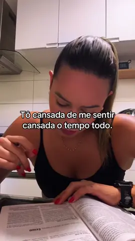 Eu vivia ligada no 220v e achava normal. Hoje, desacelerar virou meu maior autocuidado 🤌