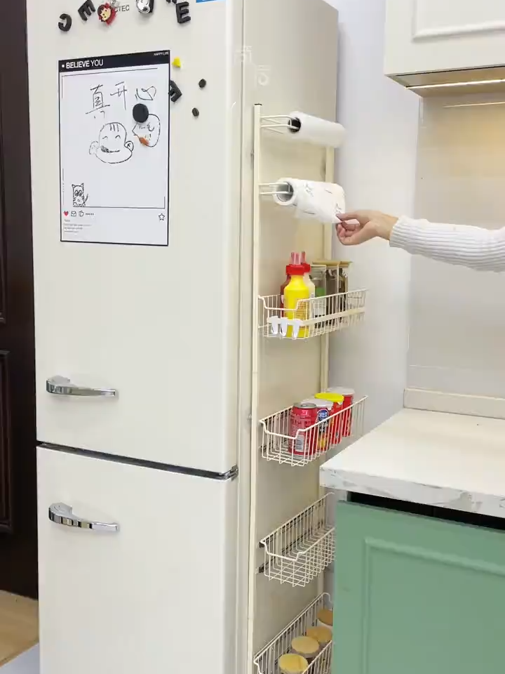 Kệ bên hong tủ lạnh hoặc dán tường, treo sau cửa tiện lợi. #sieugiadung #dodungnhabep #giadung #kenhieutang #kedanang #ketulanh #kenhabep