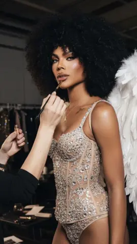 VS🪽 #trans #newface #model #victoriassecretfashionshow 