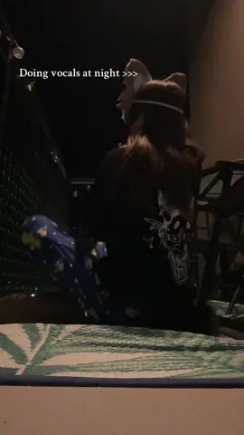 After this my mom came out and complimented my vocals I love my mummy #therian #therianthropy #theriantiktok #therianpride #fyp 