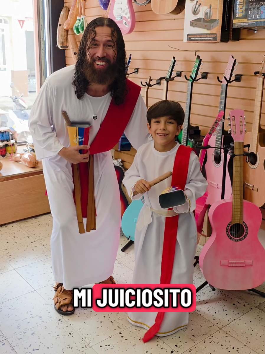 ♥️ Si tu hijo es seguidor de Jesús Salsero este video es para él 🤗 🎶 @Instrumentos musicales  y @jesuscolombianooficial darán una bendición a un niño o niña este 31 de Octubre 🎁 🥳 Es muy fácil  1. Haz un video con tu hij@ disfrazado como Jesús Salsero tirando los pasos sagrados con mucha alegría  2. Menciona en tu video a @jesuscolombianooficial y @clarinmusical  3. El próximo 31 de Octubre le daremos una bendición a un juiciosito que participe 🎁 #salsa #salsacaleña #salsacali #salsaenlacalle #salseros             