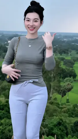 Áo Thun Cổ Tròn Dài Tay Chất Co Dãn Mềm Min#aothunnu #aothuncotron #thoitrangnu #xuhuong 