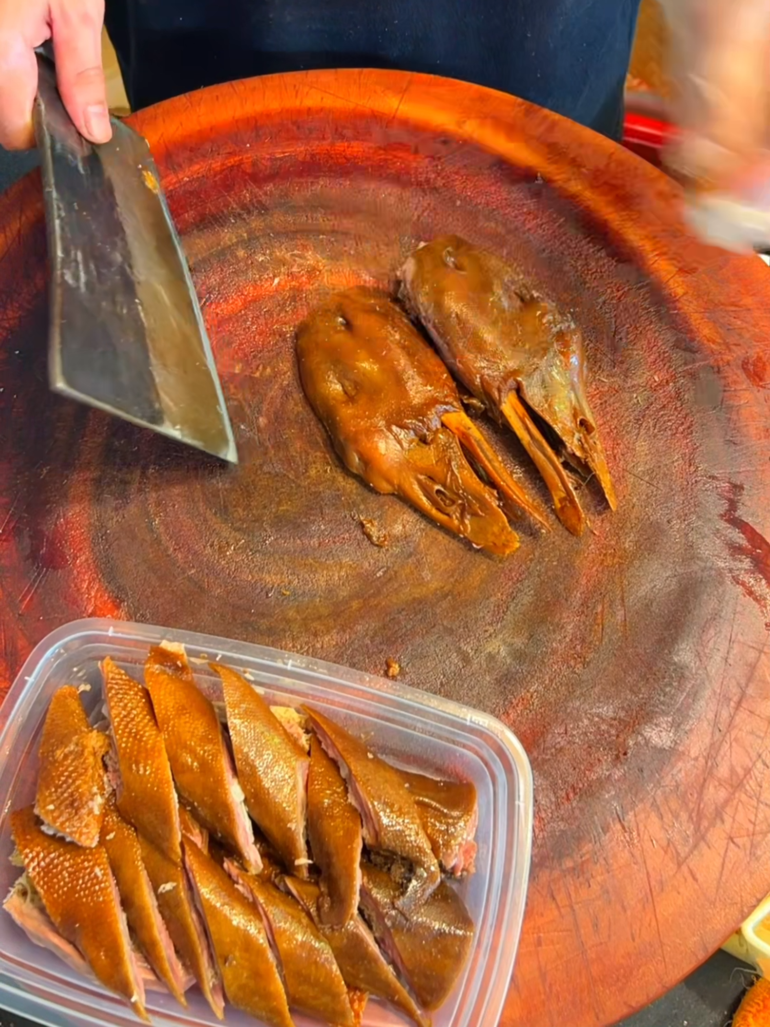 Smoked Goose Head and Neck 🪿🤤😋🥰. #food #satisfying #mouthwatering #knifeskills #streetfood