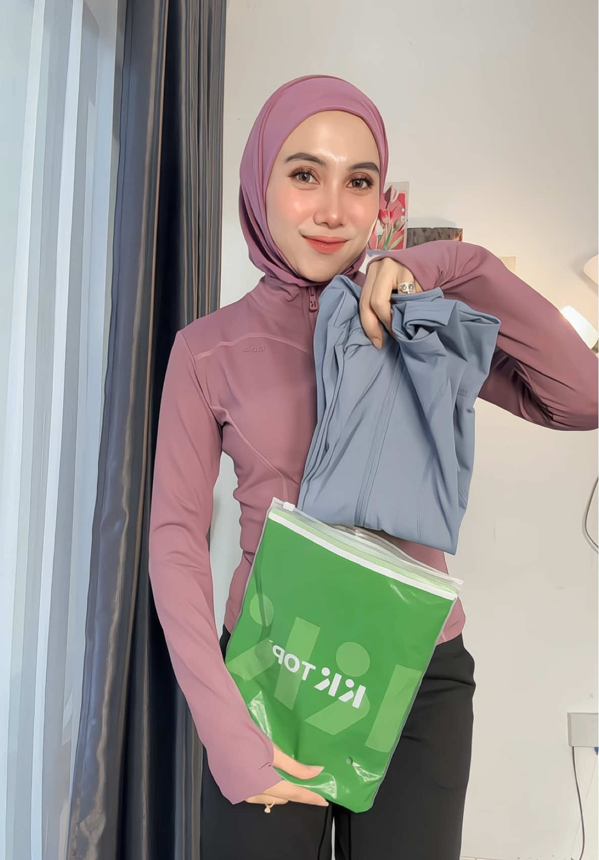 Juara jaket slim fit anti uv buat olahraga! @KKTOP.OFFICIAL #olahragatiktok #jaketolahraga #outfitolahraga #jaketolahragawanita #kktop 