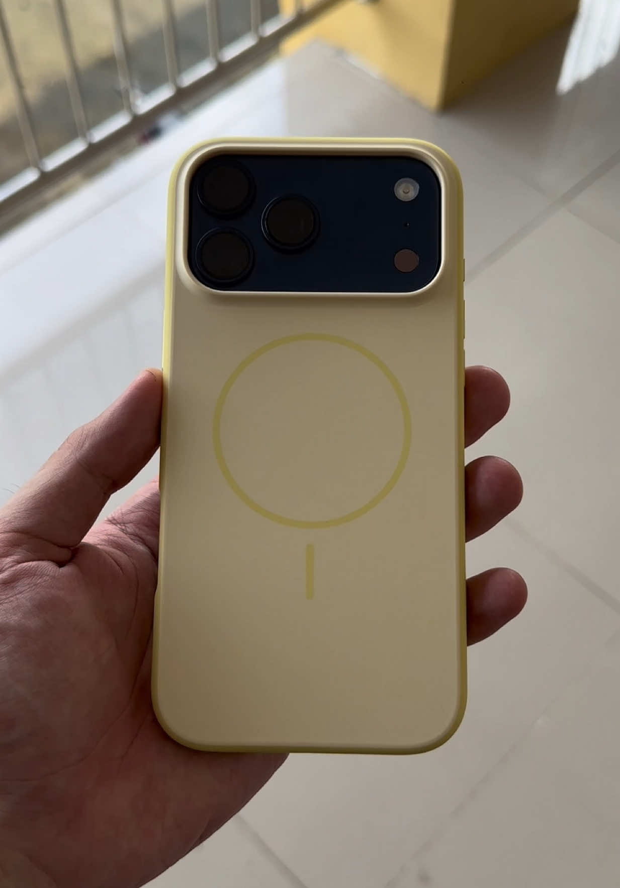 lemon yellow 💛 #iphonecase #magsafecase #phonecase 