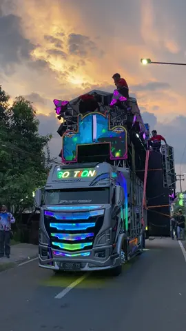 yang tiongkok tiongkok aja😝 @Bofago audio #karnavalsananrejo2025 #bofagoaudio #desmogank #bofastaudio #karnavalsoundsystem 