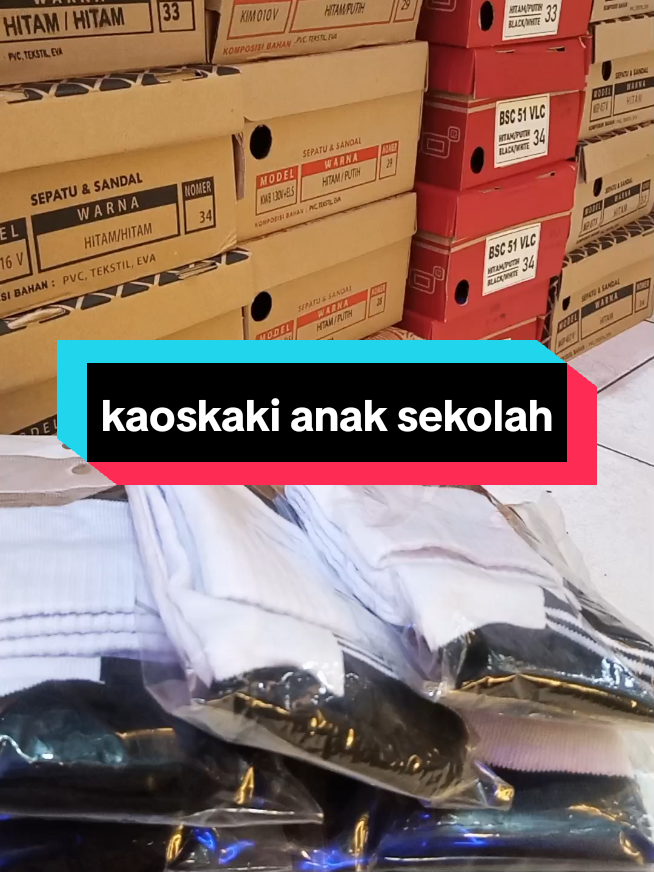 kaoskaki pendek#kaoskaki #kaoskakipendek #kaoskakisdsmpsma #fyp 