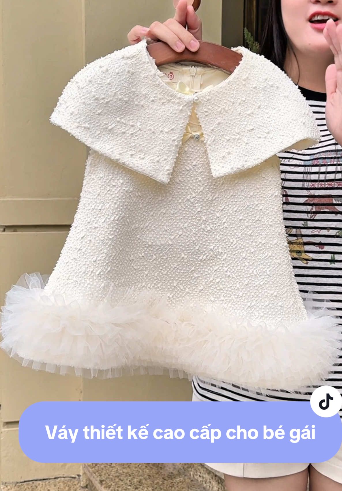 Váy xinh kèm áo choàng cho bé gái #thoitrangtreem #tiktokshop #vaythietke #vaybegai #vaybegaicaocap 