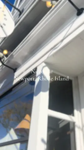 Absolutely worth the wait. Try the caramelized banana nitro latte or the maple sea salt latte! #nitrobar #newport #rhodeisland #latte 