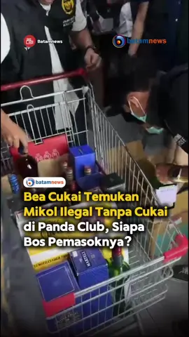 Puluhan petugas Bea Cukai dan Imigrasi Batam merazia Pub Panda di lantai dua One Mall Batam, Senin (27/10) malam. Petugas menyita puluhan botol minuman beralkohol tanpa cukai dan mengamankan seorang warga Tionghoa diduga pemodal. Razia dimulai pukul 22.30 WIB. Musik dihentikan, lampu dinyalakan, dan seluruh ruangan diperiksa. Petugas juga membongkar gudang terkunci yang berisi miras ilegal serta menyita satu mobil berisi minuman tanpa cukai. Pihak Bea Cukai belum memberi keterangan resmi karena masih menghitung barang bukti. Razia berakhir sekitar pukul 23.30 WIB. #batamnews #batam 
