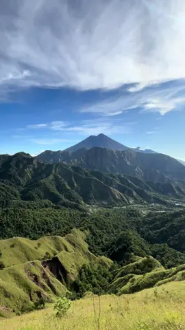 Sempana dengan letter Z nya😍 Info trip WA/ +6287767092477 #sempana2329mdpl #lombok #sembalun #discoverersembalun 