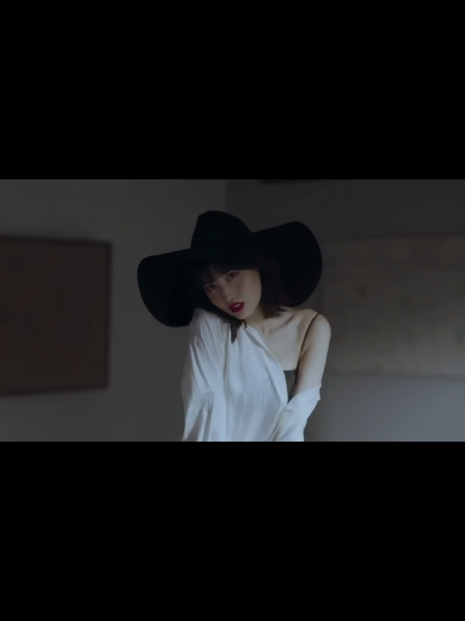 Dancers React to Twice - Momo 2015-2022 Performance #twice_tiktok_official #twicemomo #dancer #fypシ #maye11 