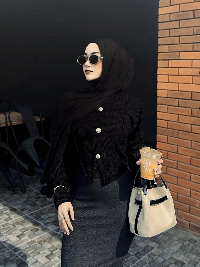 outfit hitam lebih mantap  #blouse #cardigan #outfit #outfitideas #atasanwanita 