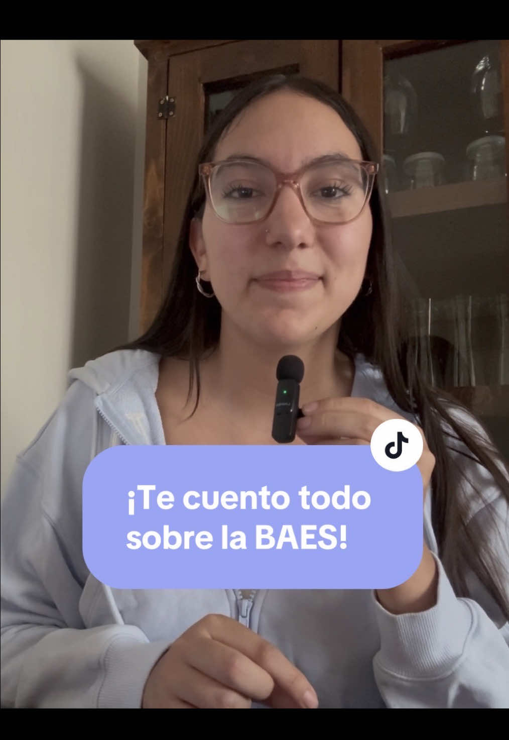 ¡TODO sobre tu BAES de JUNAEB! 💳 Tu ayuda mensual para comer sin gastar de más. 💸 ✅ ¿QUÉ ES? Un aporte para alimentación de estudiantes de Educación Superior con beca de arancel y vulnerabilidad socioeconómica. ❌ ¿POSTULACIÓN? ¡NO se postula! Se ASIGNA automáticamente si estás en el tramo correcto (1er a 3er quintil/1er a 6to decil, según MINEDUC). 📍 ¿DÓNDE USARLA? Súper, locales de comida rápida, tenedores libres y muchos más. TIP: Usa la app Pluxee para ver tu saldo, movimientos y generar tu clave dinámica. ¡Ojo con los sellos! Recuerda que debes privilegiar alimentos saludables. Y tú, ¿Conoces otro beneficio universitario? Comenta  #baes #junaeb #estudiantesuniversitarios #psicologia #beca 