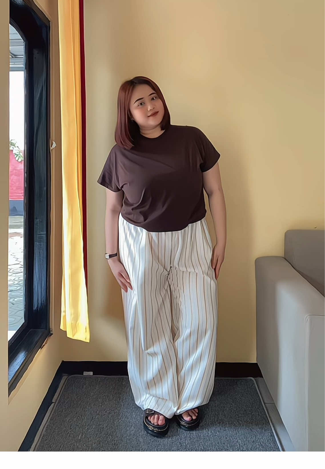 Celana stripe yang lagi viral bgt ini bahan nya super lembut dan halus dan muat sampai BB 100kg.  #celanastripe#stripepants#stripe#bigsizeoutfit#celanawanita 