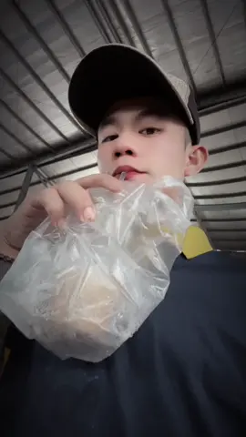 Anh chia làm 2 phần, phần đầu là phần của con phần 2 là phần của em 🥰 #xuhuong #93binhphuoc 