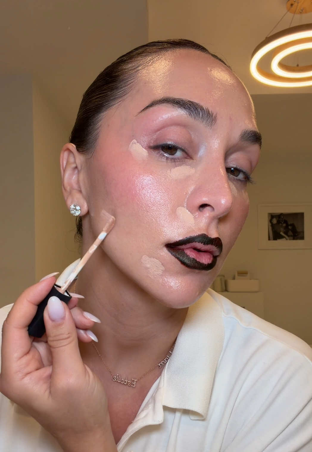 Dewy/Glowy Makeup look. PRODUCTS: @SACHEU Beauty US Lip Liner Stay-In in Muah-ve / @loréal paris usa Lumi Glotion in 902 Light + Plump Ambition Hyaluron Lip Oil in Worth it 601 / @chantecaille Just Skin Tint in Nude / @NARS Cosmetics Concealer in Medium 1 / @Bobbi Brown Pot Rouge Velvet Matte Cream Blush in Soft Plum / @Charlotte Tilbury Airbrush Flawless Finish Refillable Blurring & Setting Powder / @Westman-Atelier Eye Want You Mascara in Le Brun / @Patrick Ta Beauty Major Dimension Essential Artistry Edit Eyeshadow Palette in Light / @Saie Lipliner in Flirt / @YSL Beauty All Hours 24H Hyper Sunkissed Glow Bronzer / @mcobeauty us Contour Beauty Wand in Light/Medium #makeuptutorial #dewyskin #nofilter 