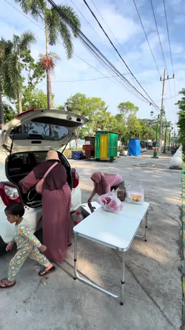 @Juragan Kukusan #sisi timur stadion Kraksaan#depan panduLogistik