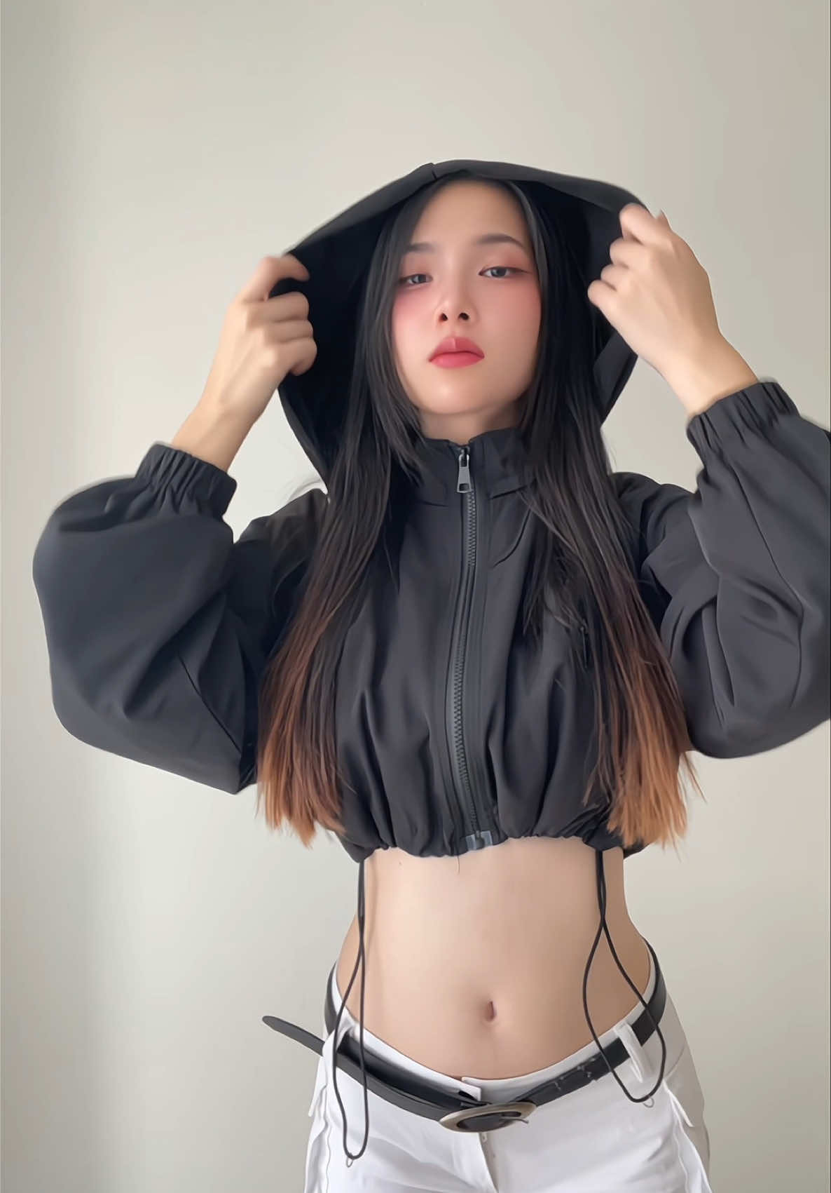 Harvey Jacket ที่เลื่องลือ! แจ็คเก็ตครอปที่สามารถจั๊มได้ แถมกันน้ำได้ระดับนึง อะไหล่พรีเมี่ยม🤩 #แจ็คเก็ต #เสื้อผ้าแฟชั่น #เสื้อผ้าผู้หญิง ##เสื้อครอป #warmwears 