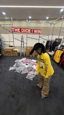 SLICKBACK AT 🔥 @COMPLEX con ! #complexcon #thejiggyprince 