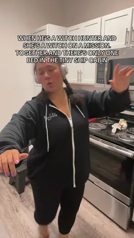 When I tell you this book has been better than the first ❤️‍🔥 OMG I have been yelling at it, butterflies in my stomach, and so much more! I’m not even halfway through and it has been checking box after box for an enjoyable read📖 if you haven’t read this duology, I defs recommend! #therebelwitch #enemiestolovers #runewinters #gideonsharpe #thecrimsonmoth 