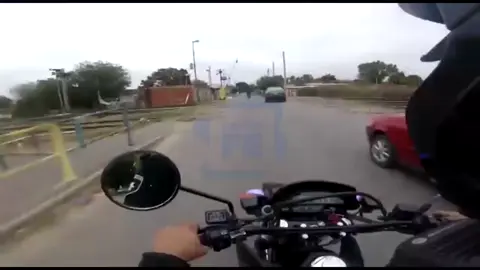 persecucion a 2 motochorros #motorizada #persecucion #fuga #robo 