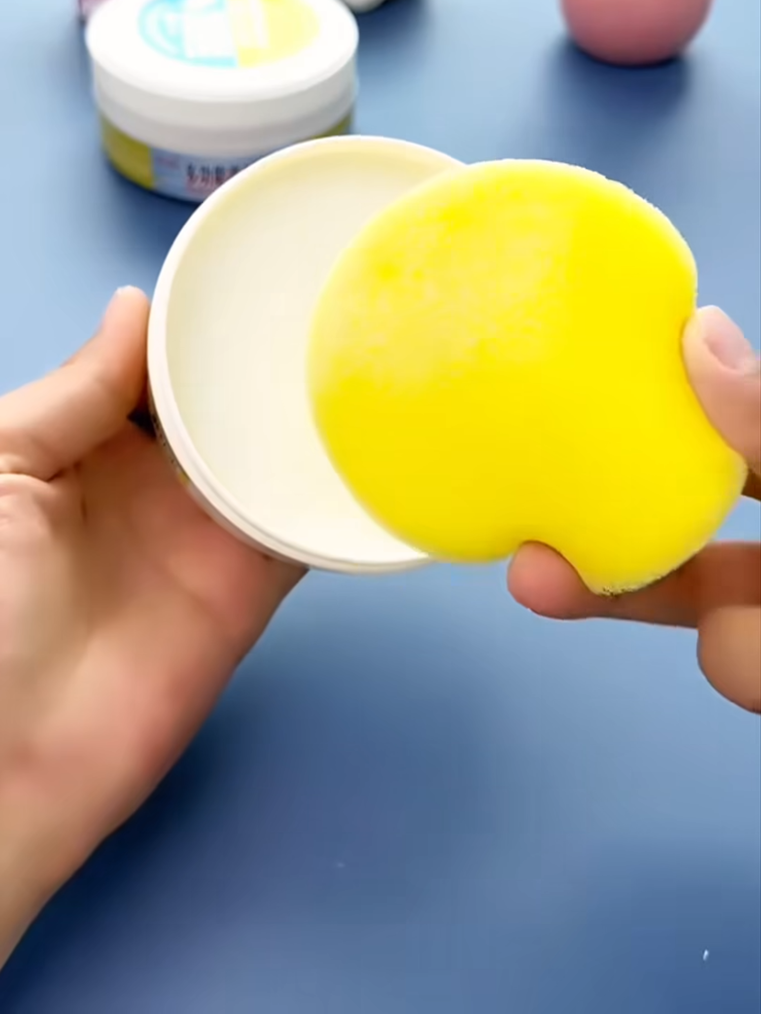 Sáp đánh bóng giày cho dép và đồ da -làm sáng và bảo vệ bề mặt da, tăng độ bền =>>> mua ngay ở link này nha cả nhà