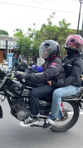 Rx king + touring + lagu minang. Next gass kmna lgi? @Gita aja #abret #yrpc #rxkinggarut 